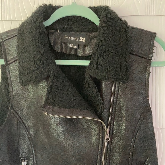 F21 Faux Leather Vest L - Picture 2 of 3